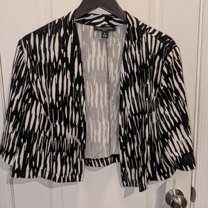 Perceptions Black And White Abstract Cropped Shrug Size 1X